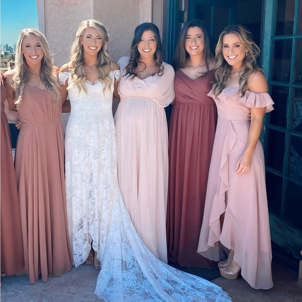 Color: rose quarts. style: Scarlet. Pic: far right.